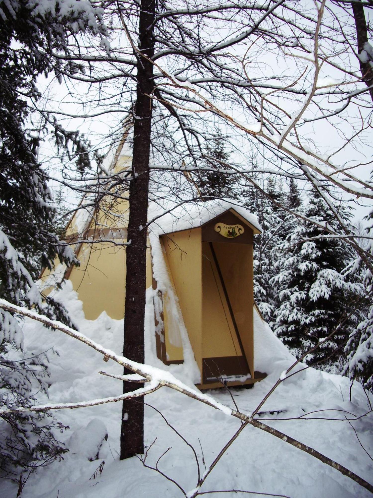 Villa Aux Tipis De La Riviere Sauvage Saint Romain Exterior foto