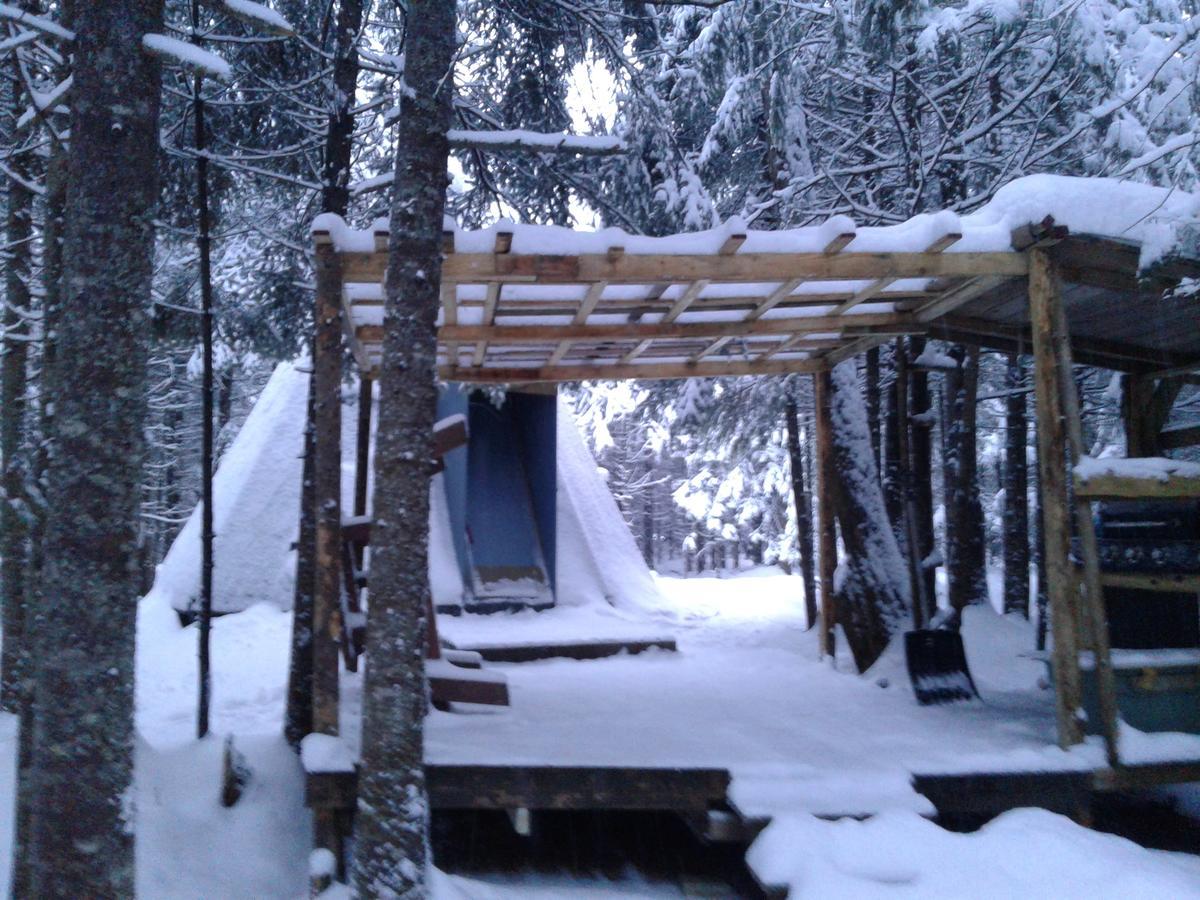Villa Aux Tipis De La Riviere Sauvage Saint Romain Exterior foto