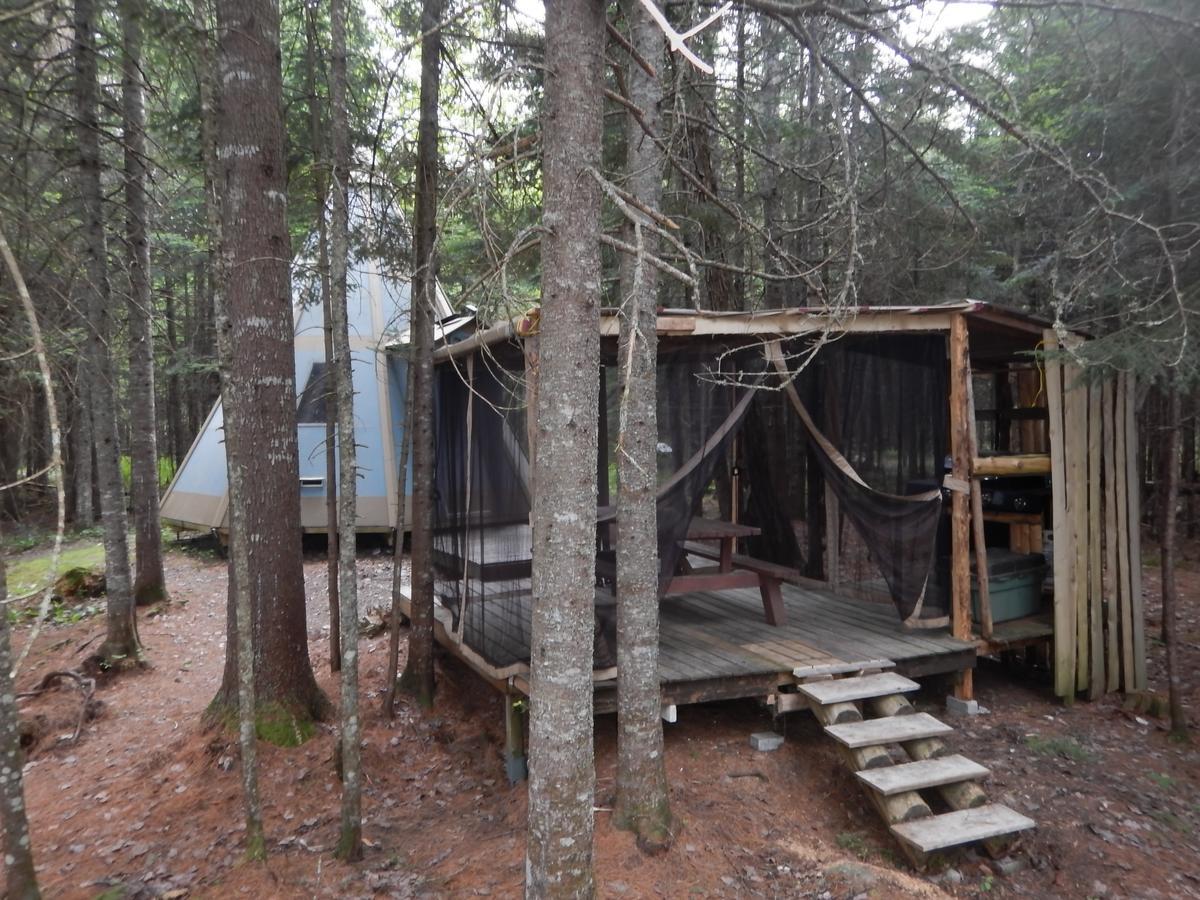 Villa Aux Tipis De La Riviere Sauvage Saint Romain Exterior foto